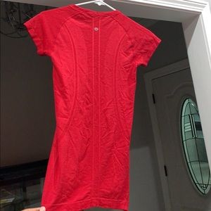Red Lululemon swiftly tech